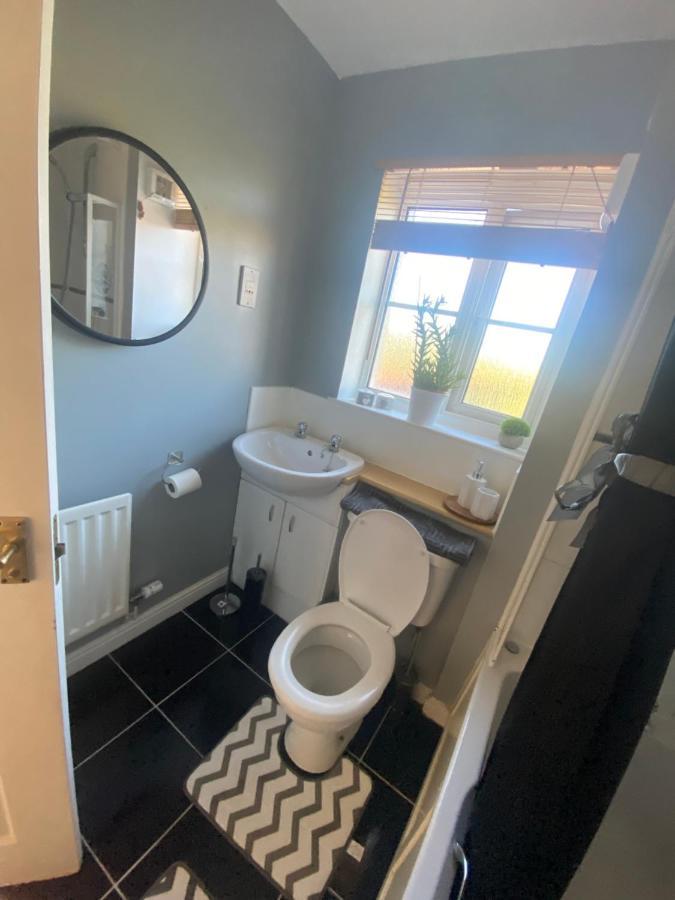 Inverness City Apartments - Modern & Bright Apartment Close To Raigmore Hospital & Shops Inshes Екстериор снимка