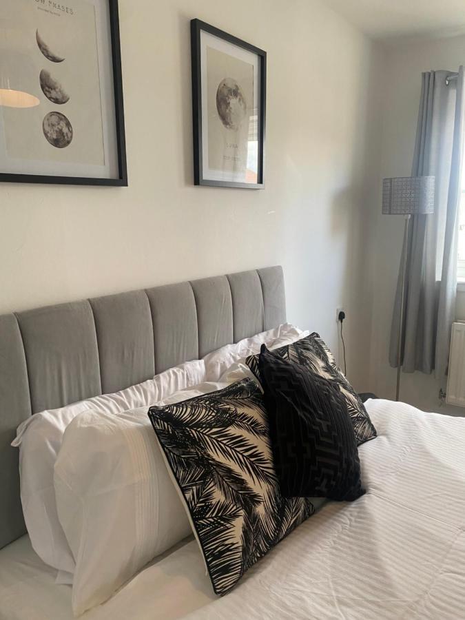 Inverness City Apartments - Modern & Bright Apartment Close To Raigmore Hospital & Shops Inshes Екстериор снимка