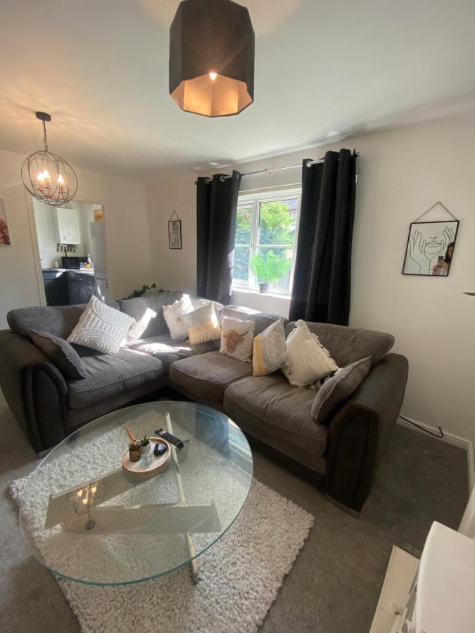 Inverness City Apartments - Modern & Bright Apartment Close To Raigmore Hospital & Shops Inshes Екстериор снимка